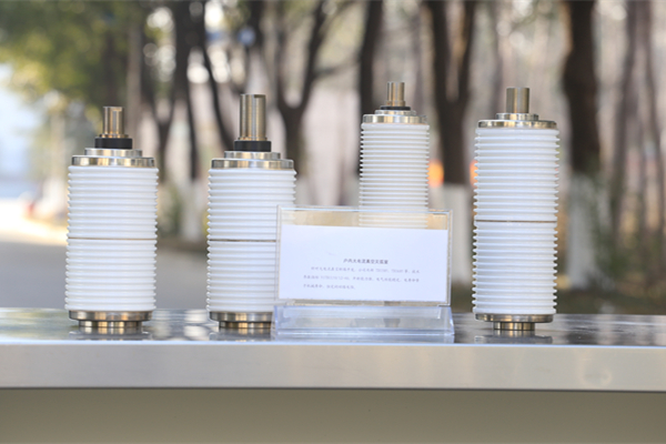 真空開關(guān)管絕緣外殼采用玻璃材料，優(yōu)勢(shì)多多！